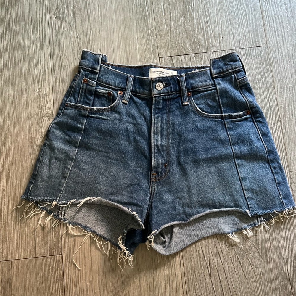 Abercrombie & Fitch Two Tone Medium Watch High Rise Mom Short Blue Denim Shorts